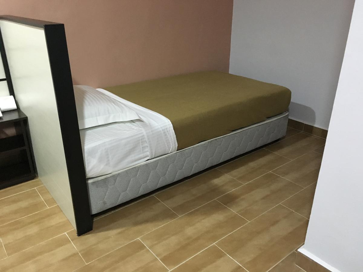 Grand Business Hotel Jertih Buitenkant foto